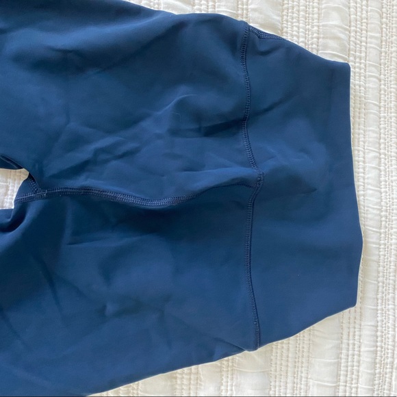 Alo Warrior Leggings - Picture 8 of 8